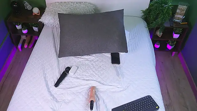 Snapshot of RaquelLust chatting on 10, 2, 2025 RaquelLust online show from 10, 2, 2025