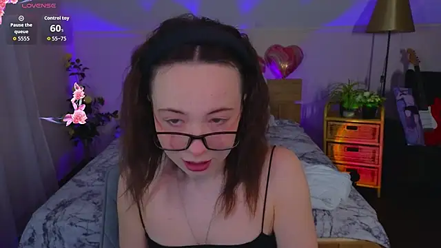 Snapshot of Hayle_Hill chatting on 9, 2, 2026 Hayle Hill online show from 9, 2, 2026