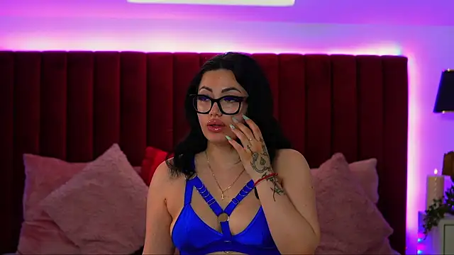 Snapshot of LisaRaee chatting on 2, 7, 2026 LisaRaee online show from 2, 7, 2026