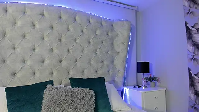 Snapshot of dafne_bss chatting on 23, 12, 2025 dafne bss online show from 23, 12, 2025