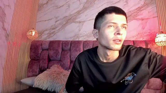 kendalltaylorr online show from 9, 5, 2026