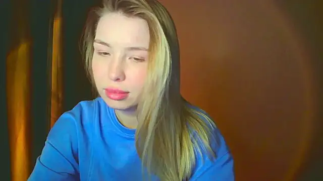 mia raspberrie online show from 10, 12, 2024