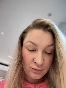 Snapshot of Teya_moon_ chatting on 19, 12, 2024 Teya moon  online show from 19, 12, 2024