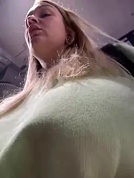 Snapshot of Teya_moon_ chatting on 20, 12, 2024 Teya moon  online show from 20, 12, 2024