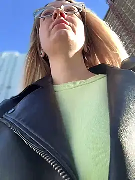 Snapshot of Teya_moon_ chatting on 8, 1, 2025 Teya moon  online show from 8, 1, 2025