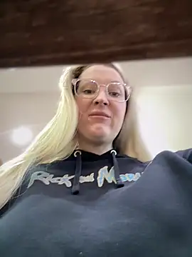 Snapshot of Teya_moon_ chatting on 10, 1, 2025 Teya moon  online show from 10, 1, 2025