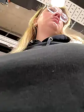 Teya moon  online show from 14, 12, 2025