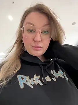 Teya moon  online show from 19, 1, 2026