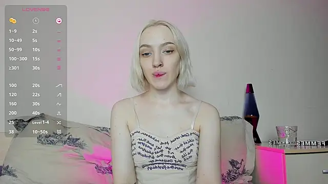 Snapshot of cheryl_mason chatting on 24, 12, 2024 cheryl mason online show from 24, 12, 2024