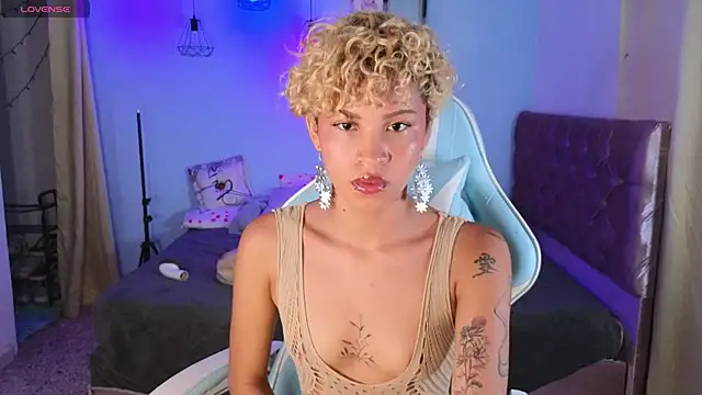 Snapshot of Peggy_Funn chatting on 12, 1, 2025 Peggy Funn online show from 12, 1, 2025