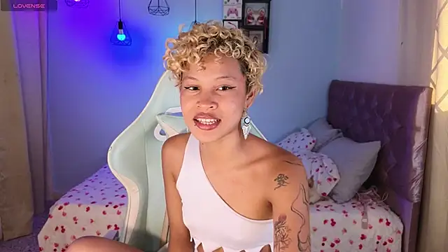 Snapshot of Peggy_Funn chatting on 23, 1, 2025 Peggy Funn online show from 23, 1, 2025