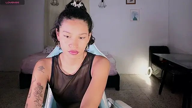Snapshot of Peggy_Funn chatting on 2, 10, 2025 Peggy Funn online show from 2, 10, 2025