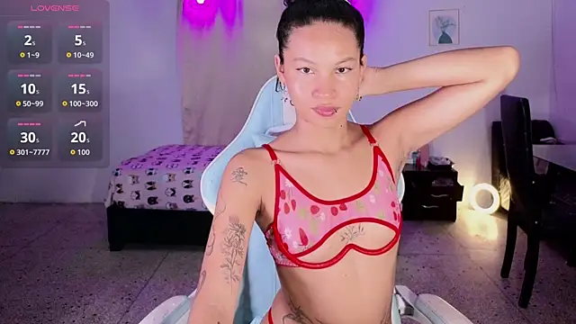 Snapshot of Peggy_Funn chatting on 4, 10, 2025 Peggy Funn online show from 4, 10, 2025