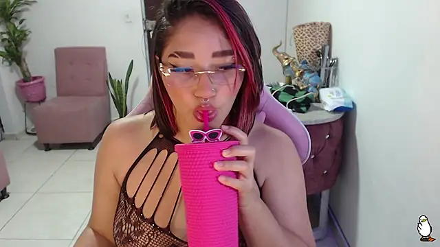 Snapshot of littleangel1_m chatting on 3, 12, 2024 littleangel1 m online show from 3, 12, 2024