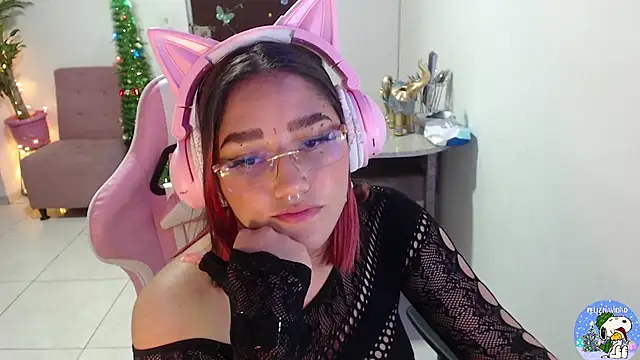 Snapshot of littleangel1_m chatting on 9, 1, 2025 littleangel1 m online show from 9, 1, 2025