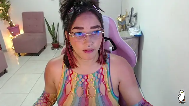 Snapshot of littleangel1_m chatting on 21, 1, 2025 littleangel1 m online show from 21, 1, 2025