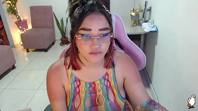 Snapshot of littleangel1_m chatting on 21, 1, 2025 littleangel1 m online show from 21, 1, 2025