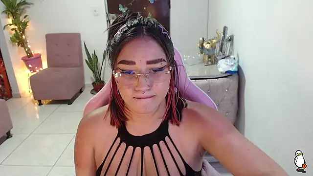 Snapshot of littleangel1_m chatting on 24, 1, 2025 littleangel1 m online show from 24, 1, 2025