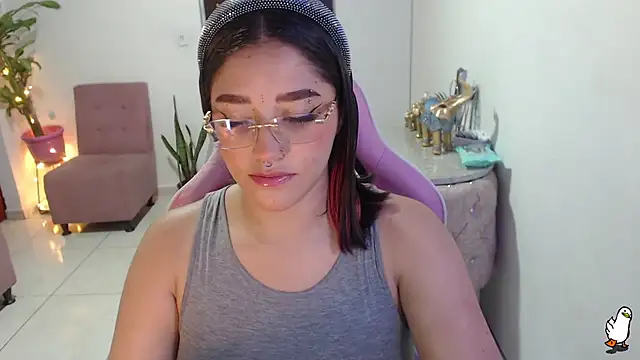 Snapshot of littleangel1_m chatting on 24, 2, 2025 littleangel1 m online show from 24, 2, 2025