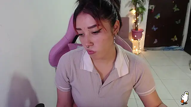 Snapshot of littleangel1_m chatting on 12, 9, 2025 littleangel1 m online show from 12, 9, 2025