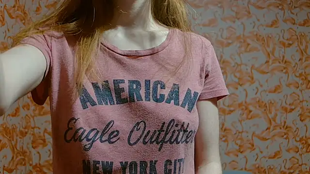 strawberrysmoothie online show from 2, 12, 2024