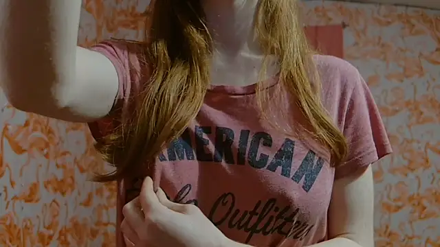 strawberrysmoothie online show from 17, 3, 2025