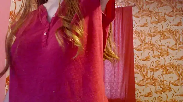 strawberrysmoothie online show from 15, 9, 2025