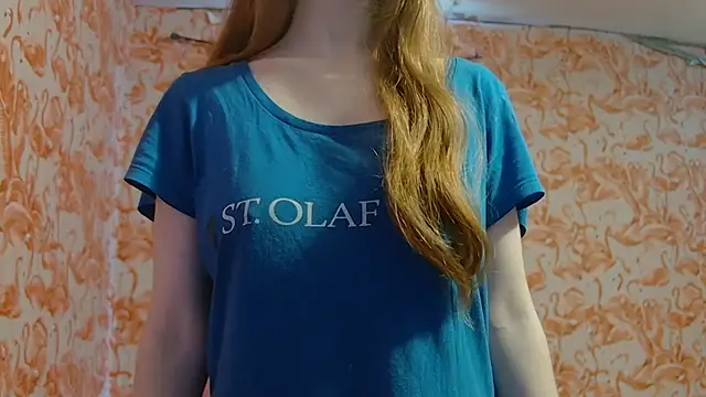 strawberrysmoothie online show from 16, 10, 2025