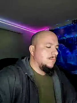 Snapshot of Spunonymous chatting on 4, 1, 2025 Spunonymous online show from 4, 1, 2025