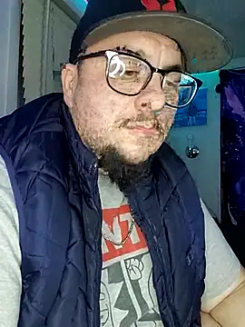 Snapshot of Spunonymous chatting on 1, 3, 2025 Spunonymous online show from 1, 3, 2025