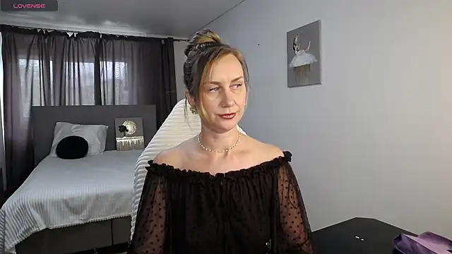 Vanessa Nowak online show from 10, 5, 2026