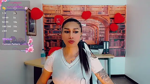 Snapshot of khiara_moretti chatting on 18, 2, 2025 khiara moretti online show from 18, 2, 2025