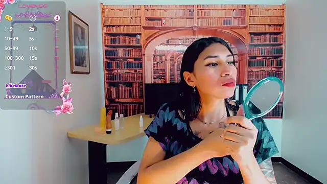 Snapshot of khiara_moretti chatting on 26, 2, 2025 khiara moretti online show from 26, 2, 2025