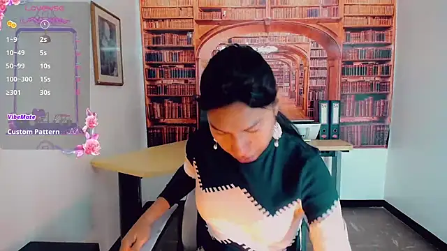 Snapshot of khiara_moretti chatting on 14, 3, 2025 khiara moretti online show from 14, 3, 2025