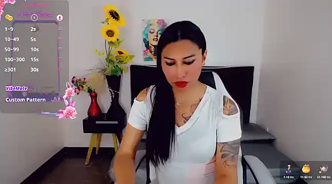 Snapshot of khiara_moretti chatting on 18, 3, 2025 khiara moretti online show from 18, 3, 2025