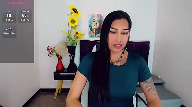 Snapshot of khiara_moretti chatting on 22, 3, 2025 khiara moretti online show from 22, 3, 2025