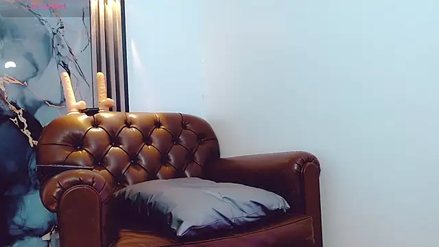 Snapshot of khiara_moretti chatting on 21, 10, 2025 khiara moretti online show from 21, 10, 2025