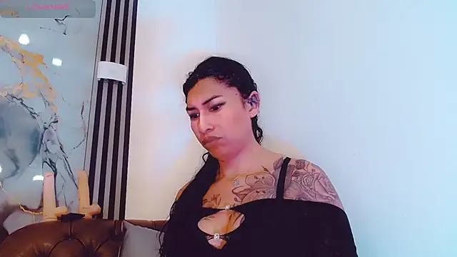 Snapshot of khiara_moretti chatting on 22, 10, 2025 khiara moretti online show from 22, 10, 2025