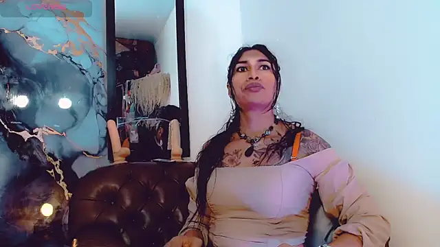 Snapshot of khiara_moretti chatting on 7, 11, 2025 khiara moretti online show from 7, 11, 2025