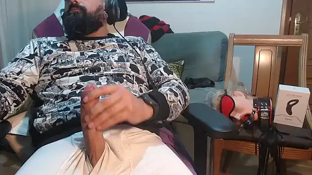 Snapshot of master4subslut chatting on 9, 11, 2025 master4subslut online show from 9, 11, 2025