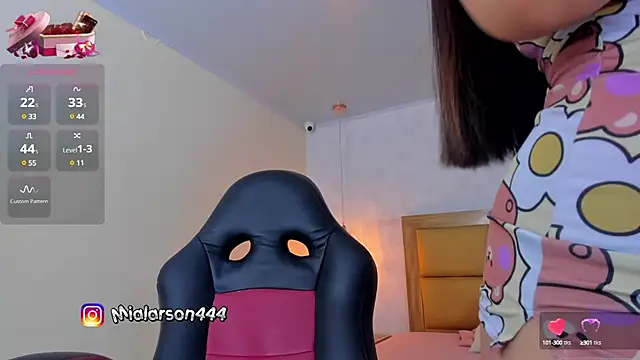 LARSONMIA online show from 22, 2, 2025