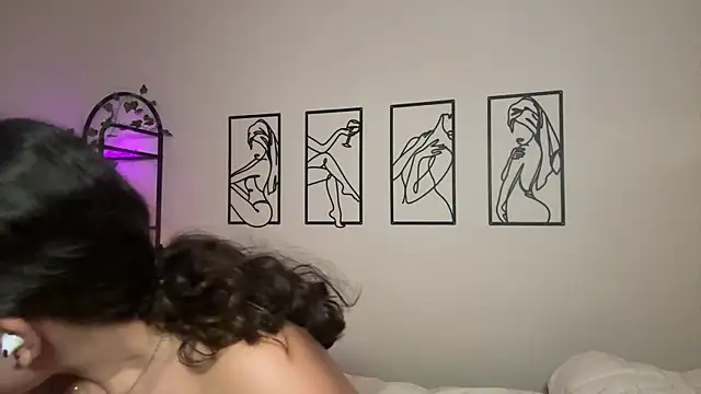 Megan Rodrigo online show from 20, 11, 2025