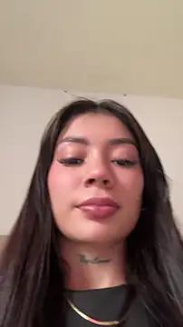 Roxanne 08 online show from 4, 5, 2026