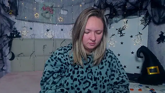 SallyVerda online show from 15, 10, 2025