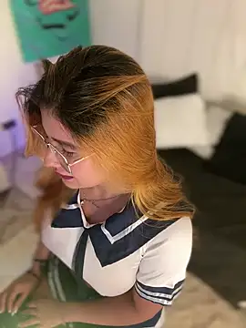 Snapshot of Amber_Martins_ chatting on 7, 10, 2025 Amber Martins  online show from 7, 10, 2025