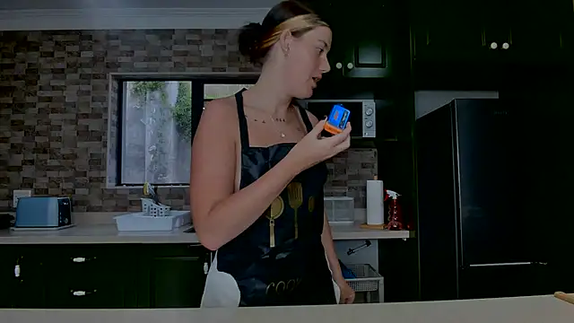 C1eopatra online show from 8, 12, 2024