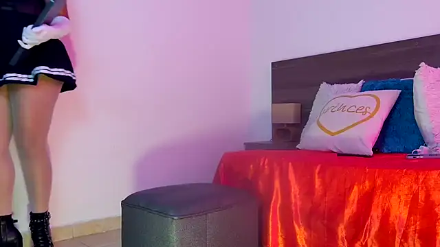 Mila cams1  online show from 6, 11, 2025