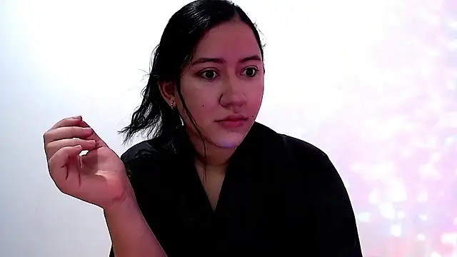 LuciaTomson online show from 4, 2, 2026