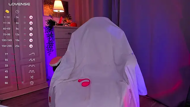 FreyaRaya online show from 9, 1, 2025