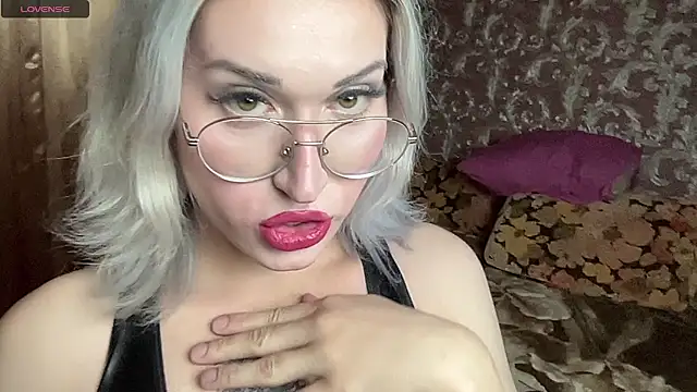 SweetBubbleQueen online show from 1, 8, 2026